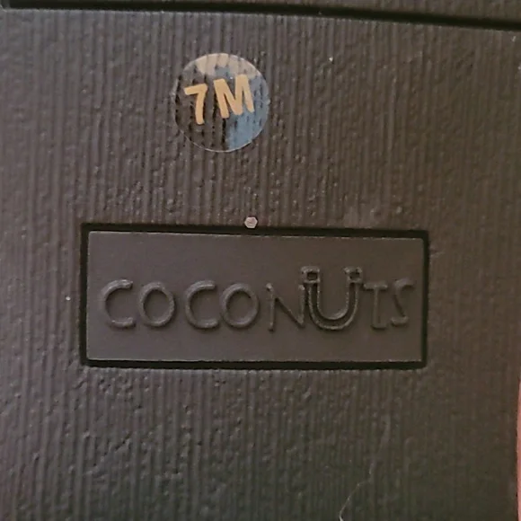 Coconuts by Matisse Black Textured Boots - Picture 3 of 4